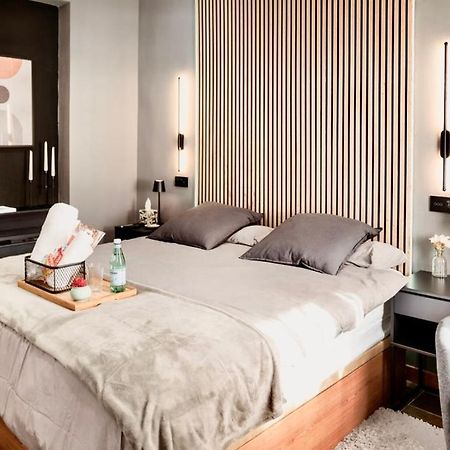 Luxury And Elegant Apartment マドリード エクステリア 写真