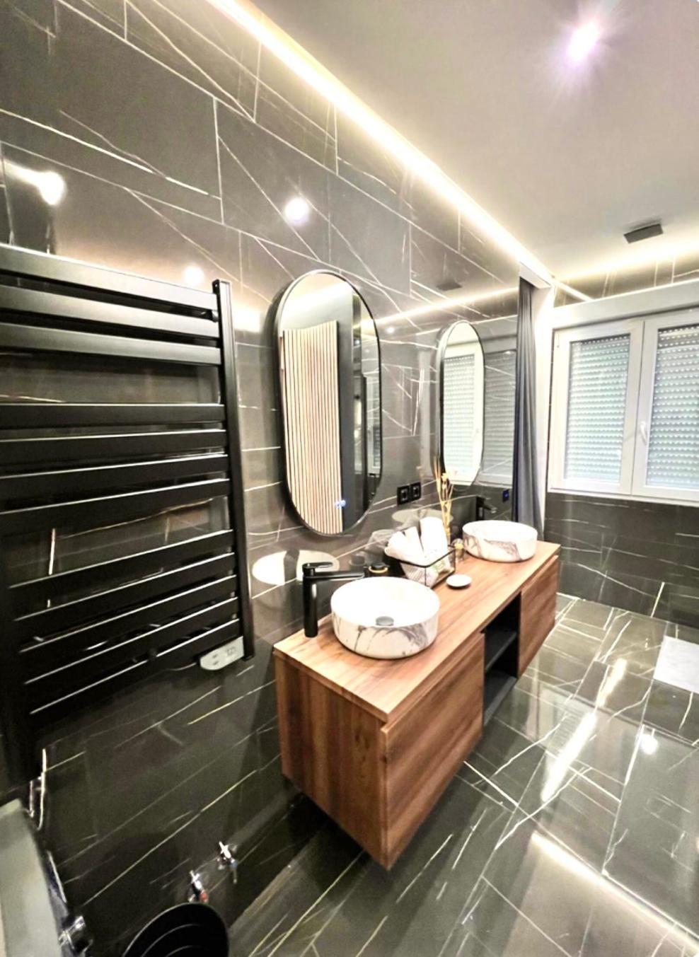 Luxury And Elegant Apartment マドリード エクステリア 写真