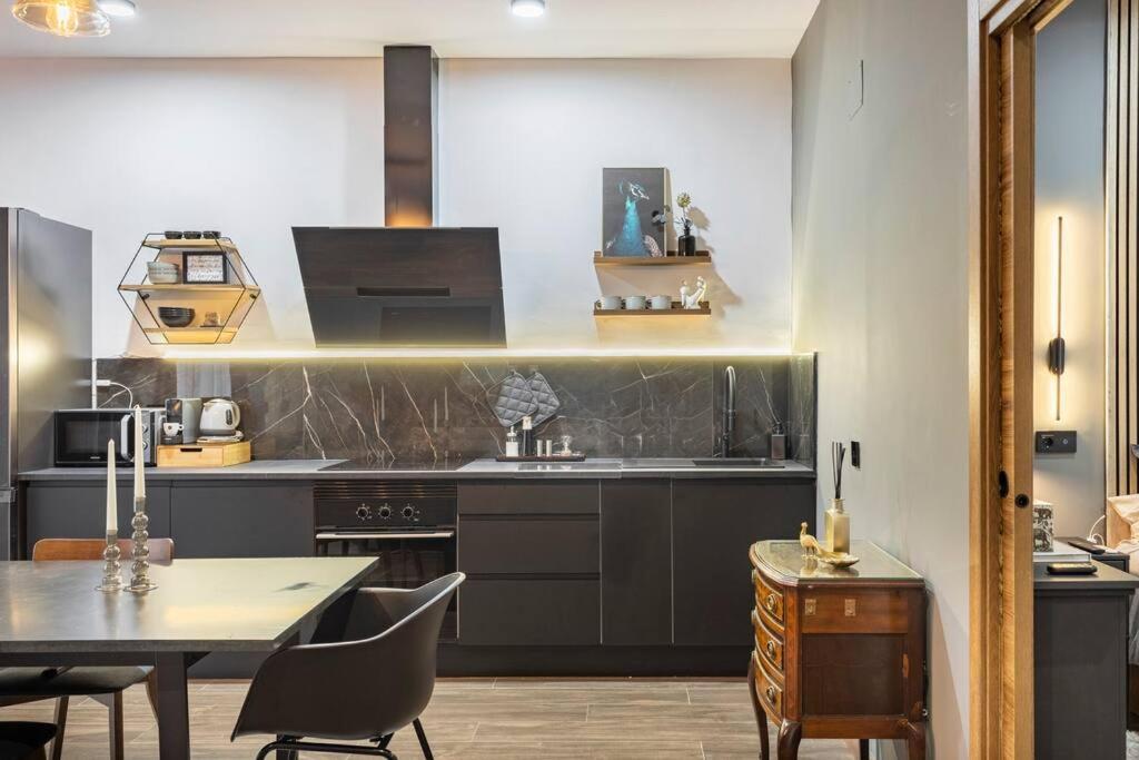 Luxury And Elegant Apartment マドリード エクステリア 写真