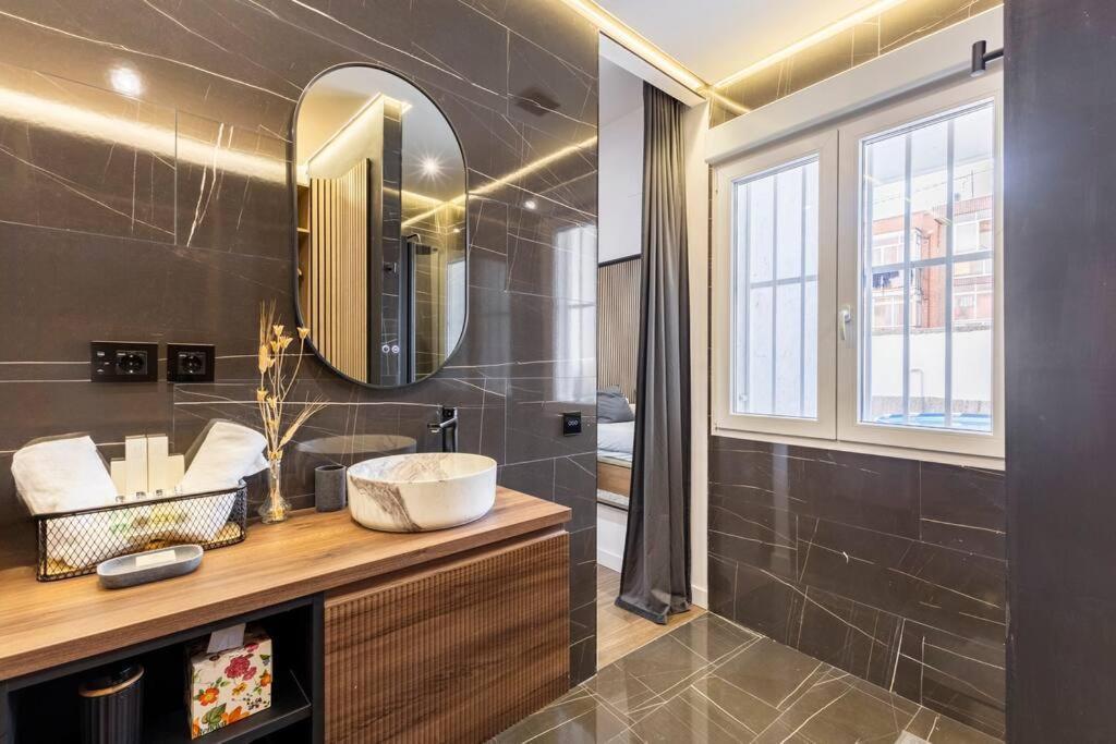 Luxury And Elegant Apartment マドリード エクステリア 写真