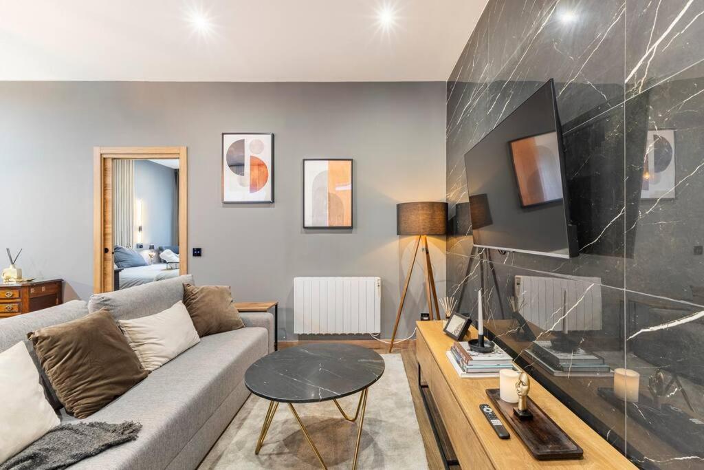 Luxury And Elegant Apartment マドリード エクステリア 写真