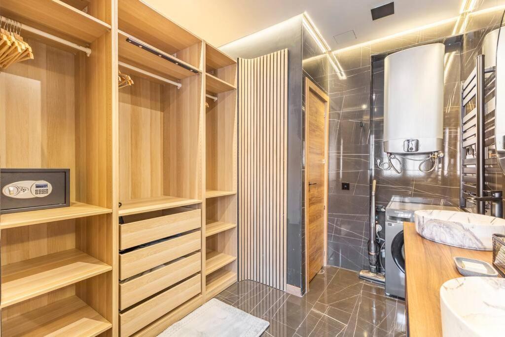 Luxury And Elegant Apartment マドリード エクステリア 写真